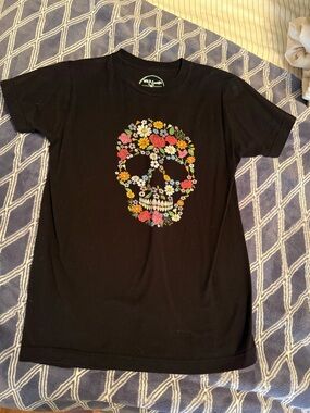 Wild Fable Black Short-Sleeve Floral Skull Tee